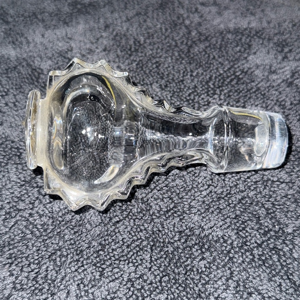 Remy Martin Louis XIII bottle stopper
Excellent condition- no chips or cracks